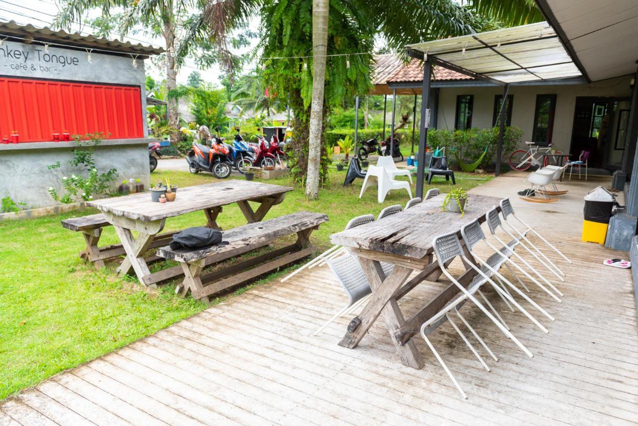 Monkey Dive Hostel Khaolak Khao Lak Exterior photo